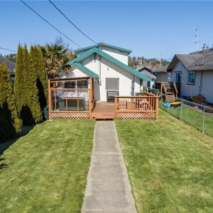 Buy this 3 bed house on 1646 Bay Avenue in Aberdeen, WA 98520