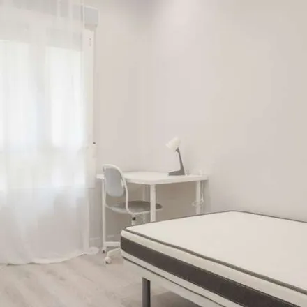 Rent this 6 bed apartment on Calle de Guzmán el Bueno in 74, 28015 Madrid