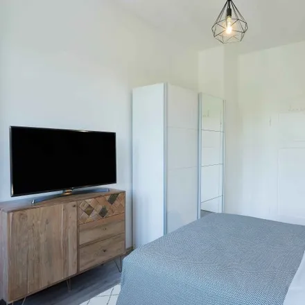 Rent this 6 bed room on Mainkurstraße 27 in 60385 Frankfurt, Germany