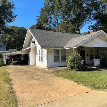 Buy this 4 bed house on 201 South Rose Street in Fulton, Itawamba County