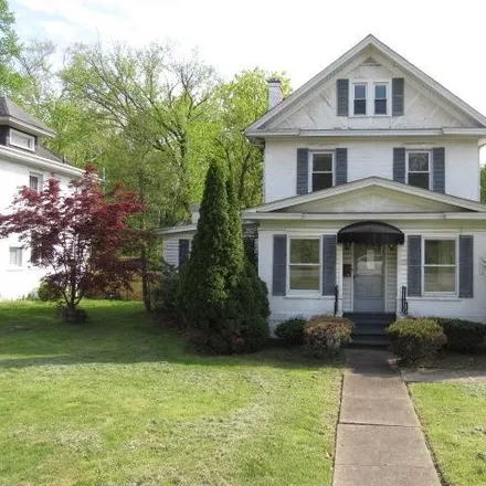 Buy this 5 bed house on 1643 Washington Boulevard in Huntington, WV 25701