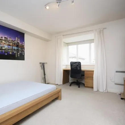 Image 6 - Recreation Road, Guildford, GU1 1HQ, United Kingdom - Apartment for rent