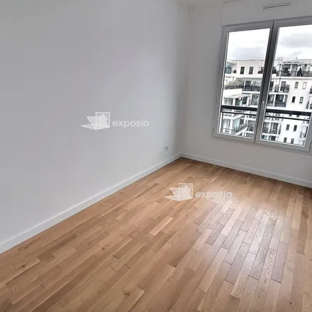 Image 3 - 17 Avenue Sisley, 92150 Suresnes, France - Apartment for rent