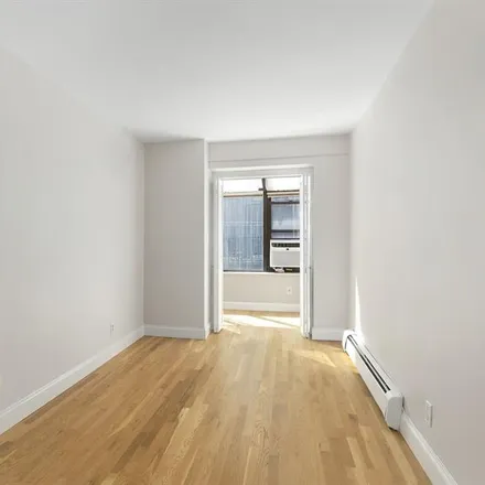 Image 7 - 340 EAST 74TH STREET 1G in New York - Apartment for sale