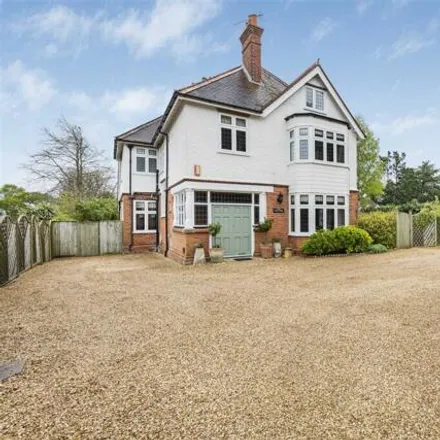Buy this 5 bed house on Elsley Road in Reading, RG31 6RQ