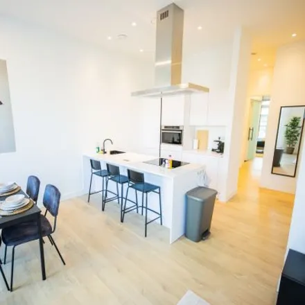 Rent this 2 bed apartment on The Art of Freedom in Schiedamsesingel, 3012 BB Rotterdam