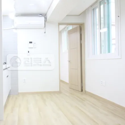 Rent this 2 bed apartment on 서울특별시 강남구 논현동 191