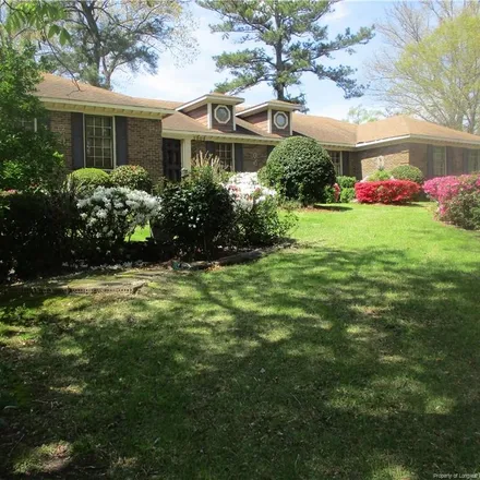 Image 2 - 2908 Walden Road, Woodfield, Fayetteville, NC 28303, USA - House for sale