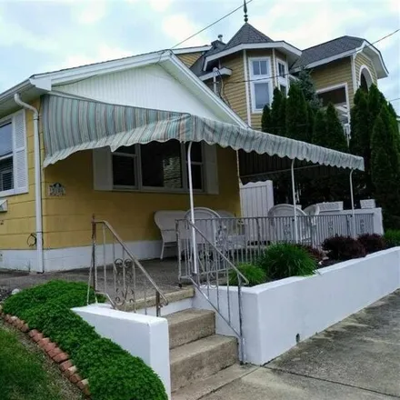 Rent this 3 bed house on 3106 Pacific Avenue in Longport, Atlantic County