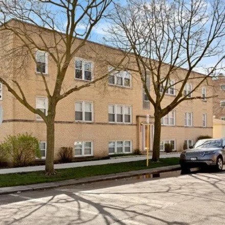 Buy this 2 bed condo on 5323 North Rockwell Street in Chicago, IL 60645
