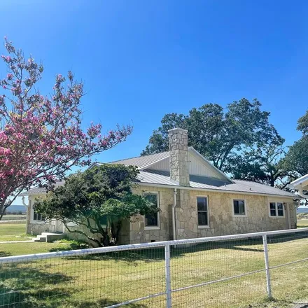 Image 3 - 294 Silver Wings Drive, Bandera County, TX 78055, USA - House for sale