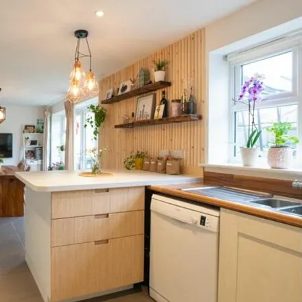 Image 1 - 4 High Six Gardens, Patchway, BS34 5SS, United Kingdom - House for sale