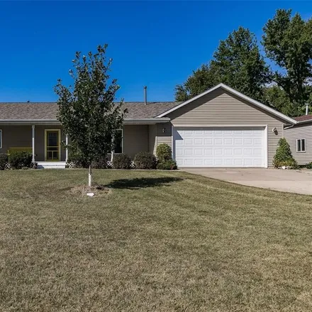 Buy this 4 bed house on 5450 Smithland Drive in Marion, IA 52302