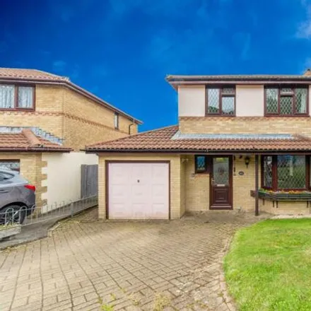 Buy this 4 bed house on Oaklands View in Cwmbran, NP44 5EE