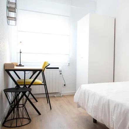 Rent this 3 bed room on Madrid in Calle Virgen de Icíar, 24