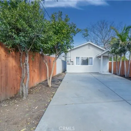 Image 2 - 1475 East 108th Street, Los Angeles, CA 90059, USA - House for sale