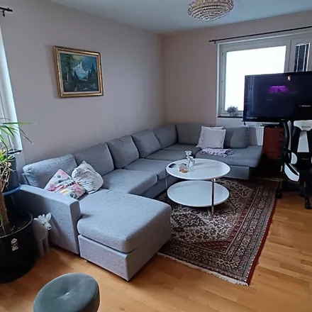 Rent this 3 bed apartment on Teleskopgatan 14 in 415 57 Gothenburg, Sweden