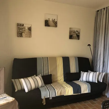 Rent this 1 bed apartment on 29360 Clohars-Carnoët