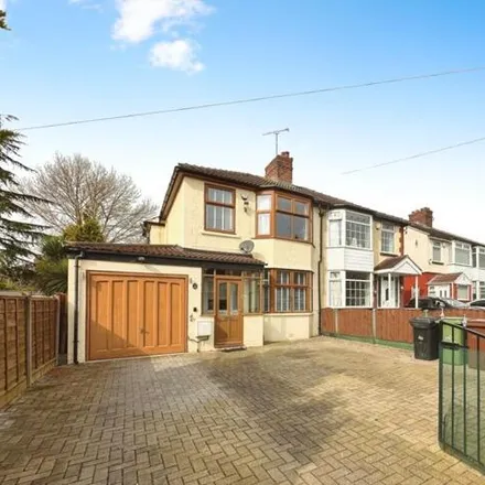 Buy this 3 bed duplex on Fearnville Place in Leeds, LS8 3EF