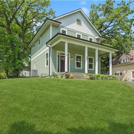 Image 2 - 990 25th Street, Des Moines, IA 50311, USA - House for sale