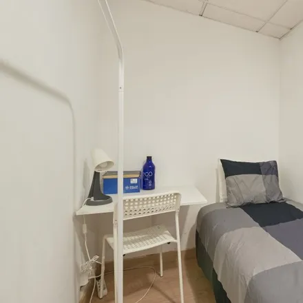 Rent this 21 bed room on Critical Techworks in Rua Doutor Eduardo Neves 9, 1050-065 Lisbon