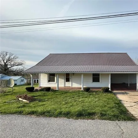 Buy this 3 bed house on 1316 East 3rd Street in Salem, MO 65560