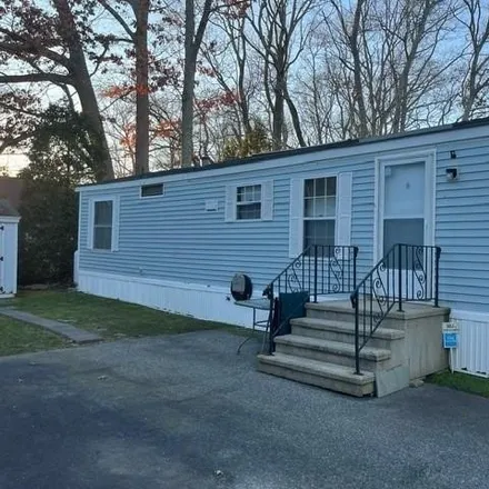 Buy this 1 bed house on 620 Old Airport Road in Middletown, RI 02842