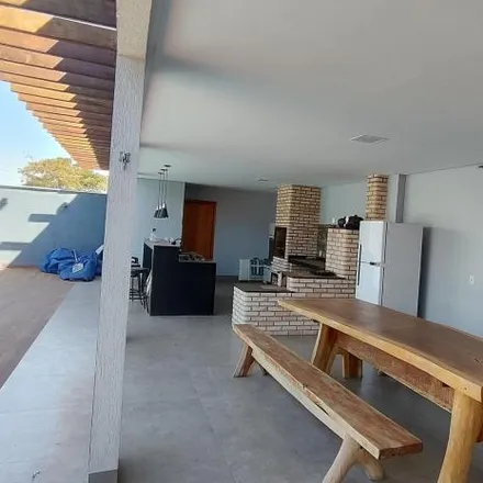 Buy this 4 bed house on Rua C-162 in Jardim América, Goiânia - GO