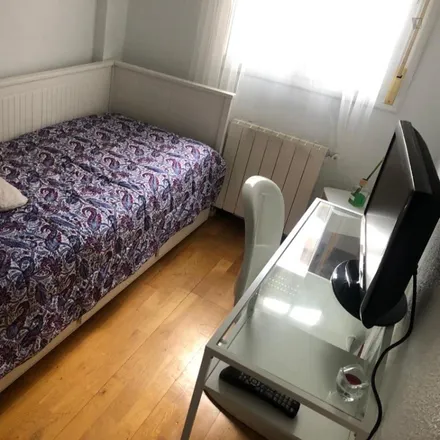 Rent this 1 bed room on Asador de Arandilla in Calle Formentera, 28700 San Sebastián de los Reyes
