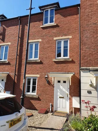 Rent this 4 bed townhouse on 5 in 6 Curie Mews, Exeter