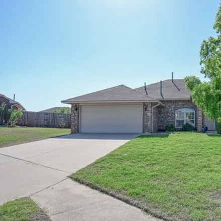 Image 2 - 4498 Spotted Owl Circle, Norman, OK 73072, USA - House for sale