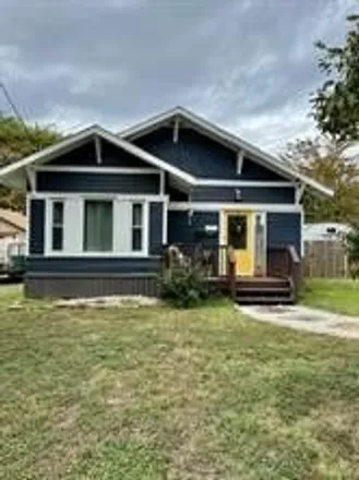 Buy this 3 bed house on 235 North Central Avenue in Waxahachie, TX 75165