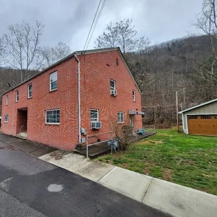 Image 3 - Mullens Middle School, Maple Avenue, Mullens, WV 25882, USA - House for sale