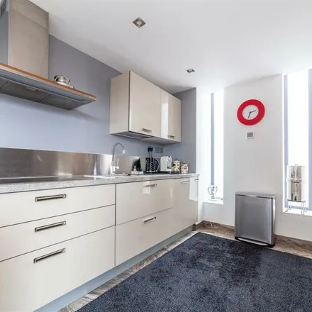 Rent this 3 bed apartment on 4 Douglas Street in London, SW1P 4NZ
