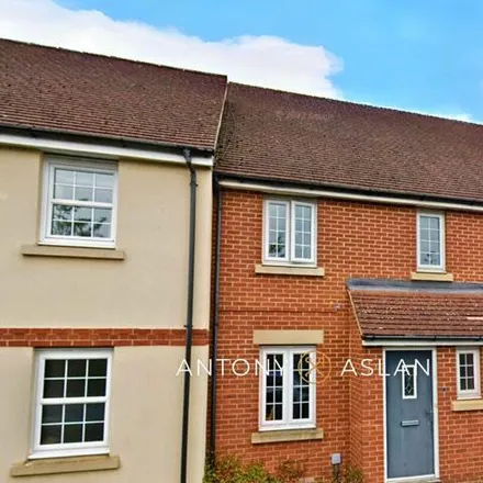 Rent this 3 bed townhouse on Maida Vale in Swindon, SN25 1SZ