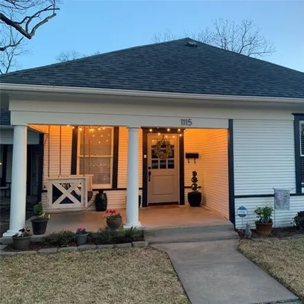 Buy this 4 bed house on 1115 West Arlington Avenue in Fort Worth, TX 76110