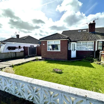 Rent this 3 bed house on Kelsons Avenue in Thornton, FY5 4DW