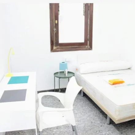 Rent this 1studio room on Carrer de Sant Pau in 46002 Valencia, Spain