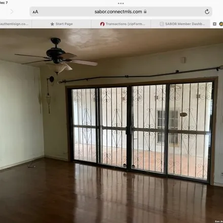 Image 5 - 609 North Mesquite Street, San Antonio, TX 78202, USA - House for sale