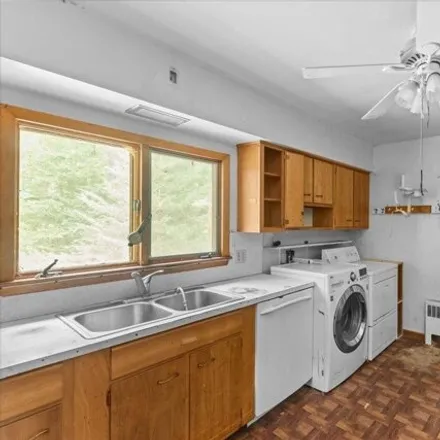 Image 3 - 660 Hinesburg Rd, South Burlington, Vermont, 05403 - House for sale