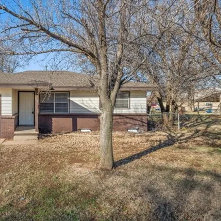 Rent this 3 bed house on 731 West Hurd Street in Edmond, OK 73003