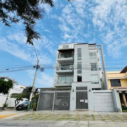 Buy this 4 bed apartment on Jirón Loma Umbrosa 637 in Santiago de Surco, Lima Metropolitan Area 15803