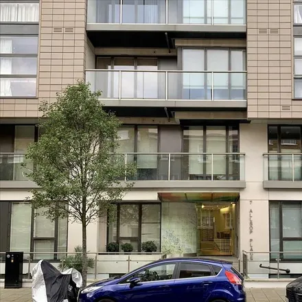 Rent this 3 bed apartment on Madame Tussauds in Marylebone Road, London