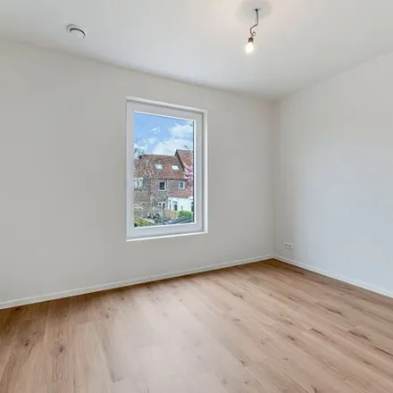 Rent this 3 bed apartment on Paridaanstraat 81 in 8560 Wevelgem, Belgium