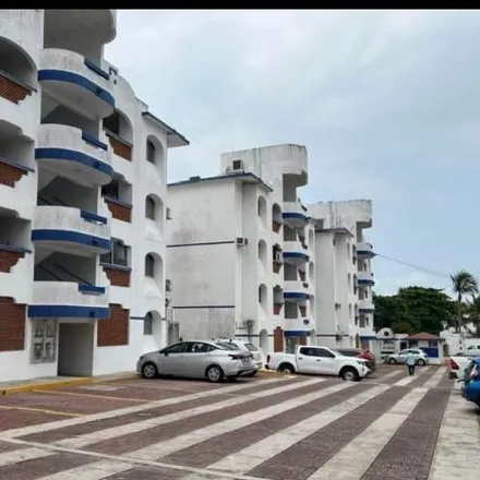 Rent this 2 bed apartment on Waldos Tampiquera in Boulevard Paseo Boca del Río, La Tampiquera