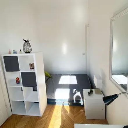 Rent this 3 bed apartment on Arkadenhof in Markhofgasse 1-9, 1030 Vienna