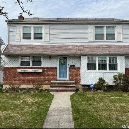 Rent this 2 bed apartment on 10 Staples Street in Village of Farmingdale, NY 11735