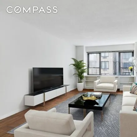 Buy this 1 bed condo on 210 E 47th St Apt 7j in New York, 10017
