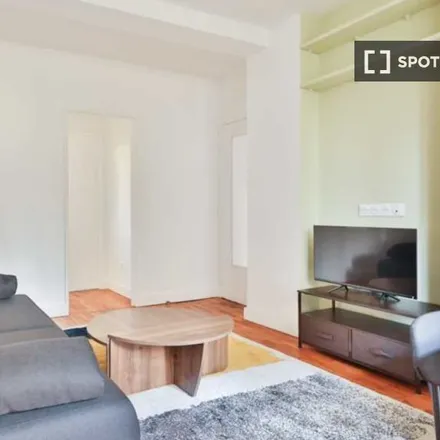 Rent this 1 bed apartment on 86 bis Boulevard Victor Hugo in 92200 Neuilly-sur-Seine, France