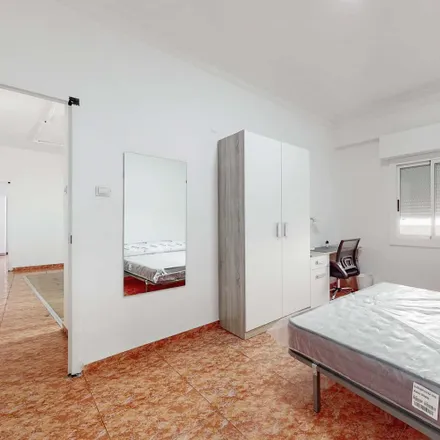 Rent this 4 bed room on Veterinaria Castalia in Ronda Magdalena, 100